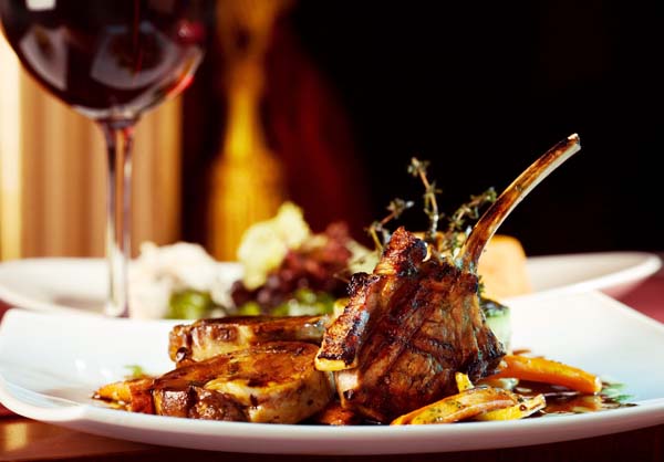 Quel vin rouge avec une viande dans un restaurant ? Le Marin